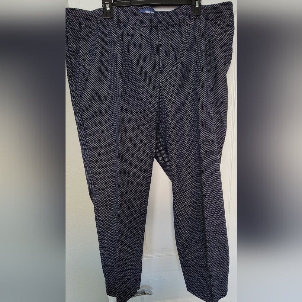 EUC - Old Navy Harper Pants - Size 18 Navy and white print